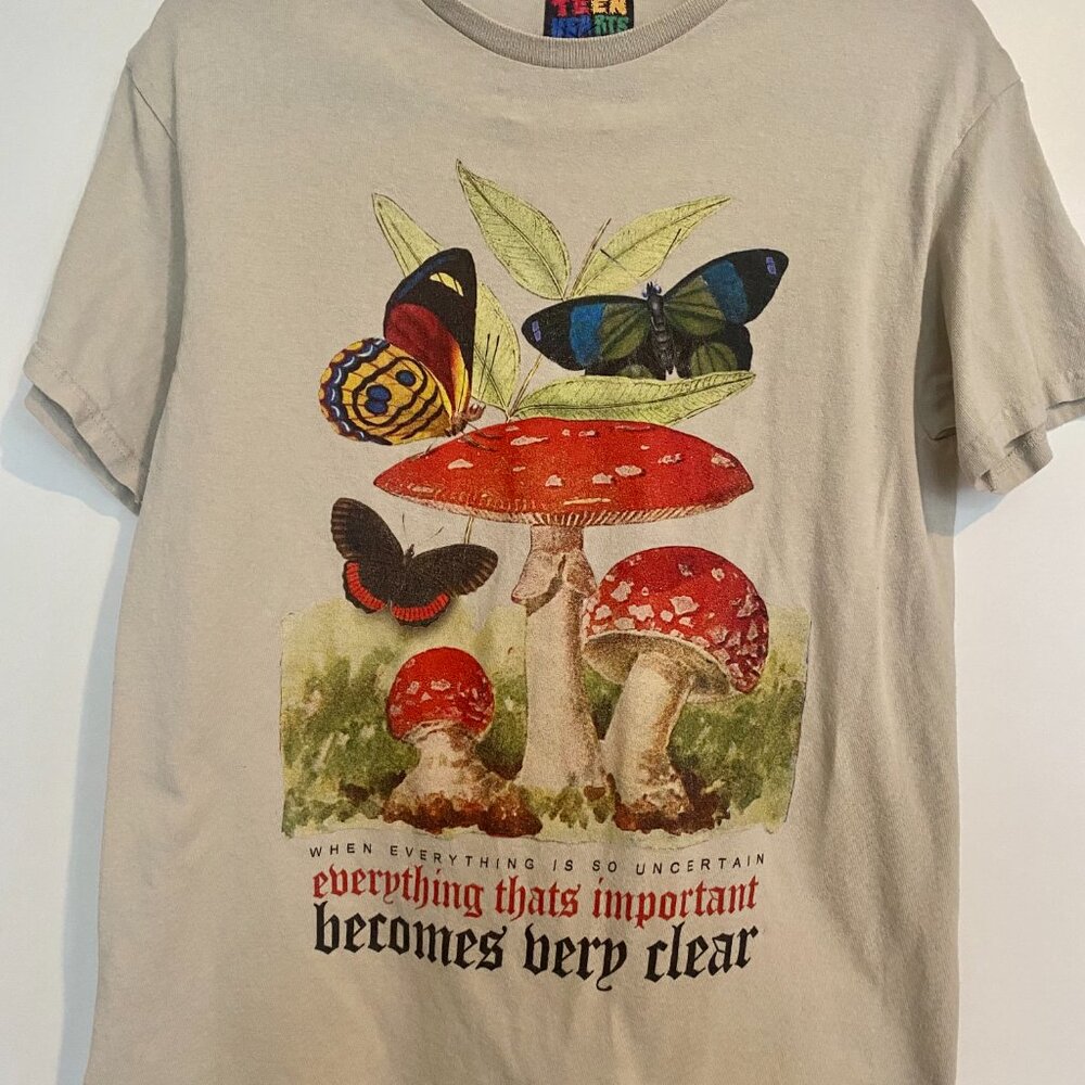 Teen hearts ' Uncertain Times ' Vintage Botanical Style T-shirt Medium